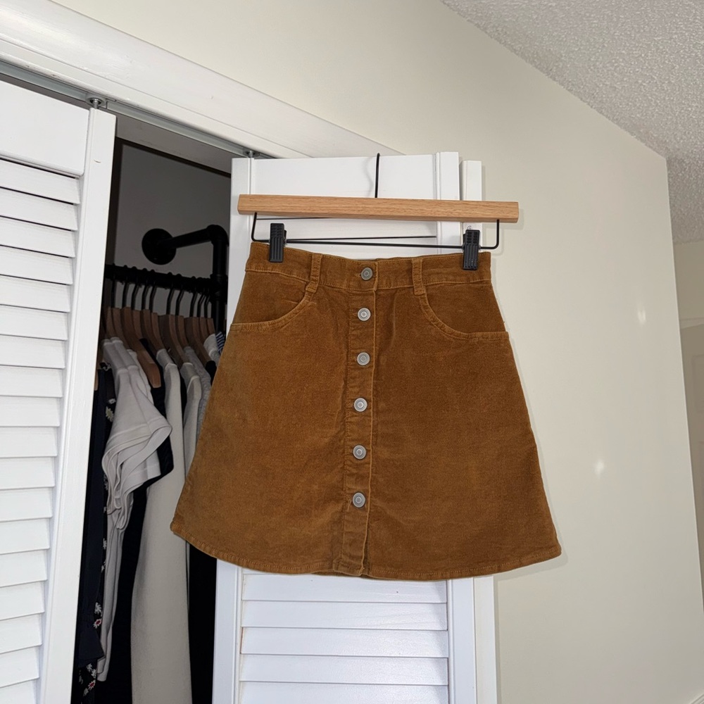 Brandy Melville Suede Button Up Mini Skirt in Rust/Burnt Orange